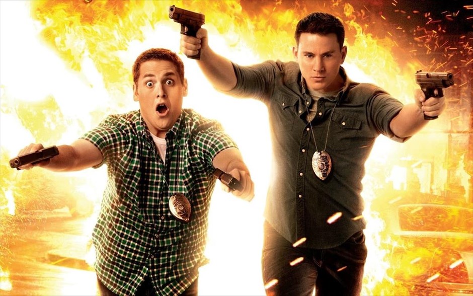«22 Jump Street». Οι δύο γκαφατζήδες αστυνομικοί επιστρέφουν δριμύτεροι στη δεύτερη συνέχεια της κινηματογραφικής μεταφοράς της αγαπημένης ομώνυμης τηλεοπτικής σειράς «22 Jump Street».