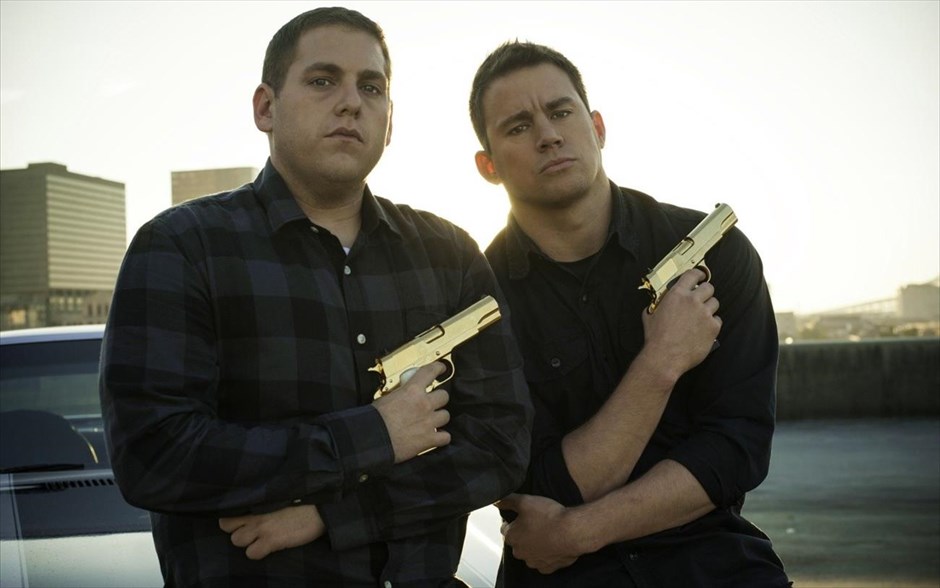 «22 Jump Street». Οι δύο γκαφατζήδες αστυνομικοί επιστρέφουν δριμύτεροι στη δεύτερη συνέχεια της κινηματογραφικής μεταφοράς της αγαπημένης ομώνυμης τηλεοπτικής σειράς «22 Jump Street».