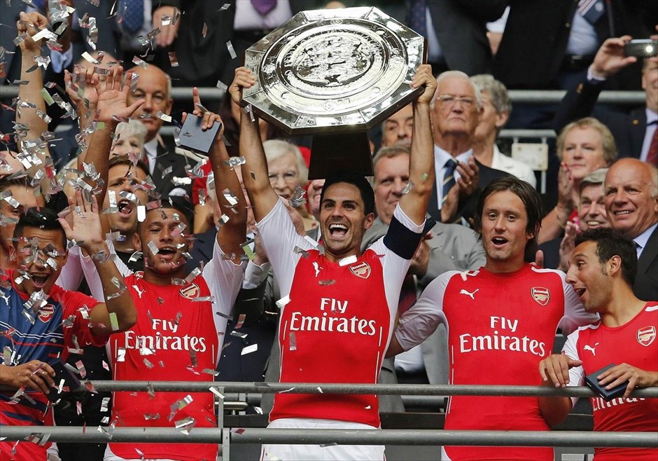 Η Άρσεναλ κατέκτησε το το Community Shield. Με το επιβλητικό 3-0 η Άρσεναλ επιβλήθηκε της Μάντσεστερ Σίτι στο Γουέμπλεϊ και κατάκτησε το Community Shield. Ο πρώτος τίτλος της νέας περιόδου στην Αγγλία δεν έφυγε από το Λονδίνο. Η Κυπελλούχος, Άρσεναλ, εκμεταλλεύτηκε τις ευκαιρίες που της δόθηκαν και επικράτησε της πρωταθλήτριας Μάντσεστερ Σίτι, που είχε αρκετές φάσεις για να πετύχει κάποιο γκολ, αλλά δεν τα κατάφερε.