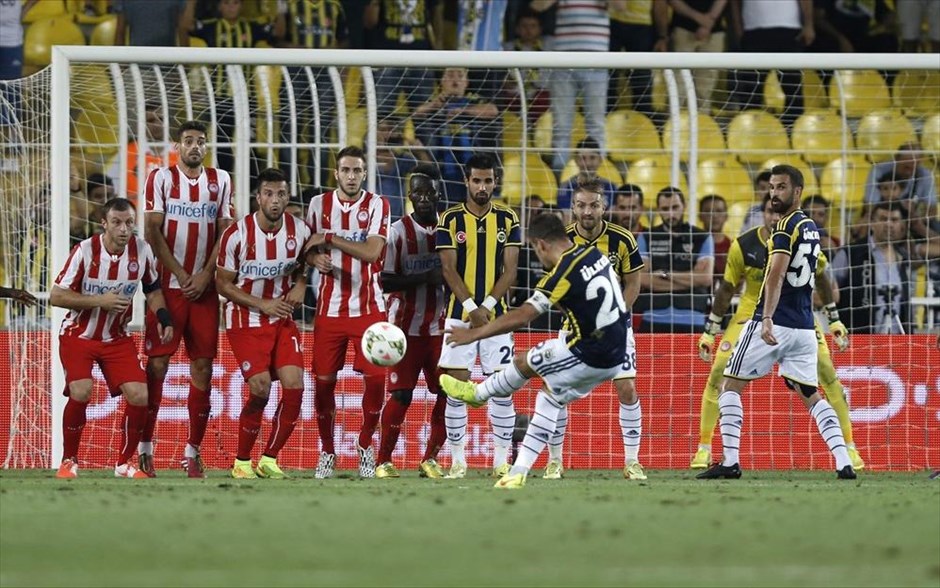 Φενερμπαχτσέ - Ολυμπιακός: 2-1. Την ήττα με 2-1 γνώρισε ο Ολυμπιακός από την Φενερμπαχτσέ στην Κωνσταντινούπολη, στο τελευταίο φιλικό προετοιμασίας των «ερυθρόλευκων» ενόψει της έναρξης του πρωταθλήματος της Σούπερ Λίγκας. Σε σύγκριση με τα προηγούμενα φιλικά που έδωσαν οι Πειραιώτες στο αποψινό παρουσίασαν αρκετά αμυντικά κενά, ενώ δεν ήταν ιδιαίτερα δραστήριοι και στον επιθετικό τομέα.