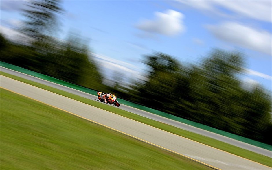 Moto GP: Στην 4η θέση τερμάτισε Μαρκ Μάρκεθ. Για πρώτη φορά μετά από 10 αγώνες, ο Μαρκ Μάρκεθ δεν πέρασε πρώτος τη γραμμή του τερματισμού στην πίστα του Μπρνο. Ο πρωτοπόρος της βαθμολογίας των αναβατών στο Moto GP και κάτοχος του τίτλου, μετά από 10 διαδοχικές νίκες, τερμάτισε στην 4η θέση, ενώ νικητής αναδείχθηκε ο ομόσταβλός του στην Honda, Ντάνι Πεδρόσα.