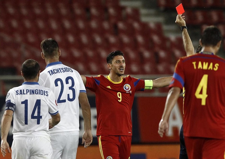 Euro 2016: Ελλάδα - Ρουμανία. Η αποβολή του Μάρικα με δεύτερη κίτρινη κάρτα στο 53
