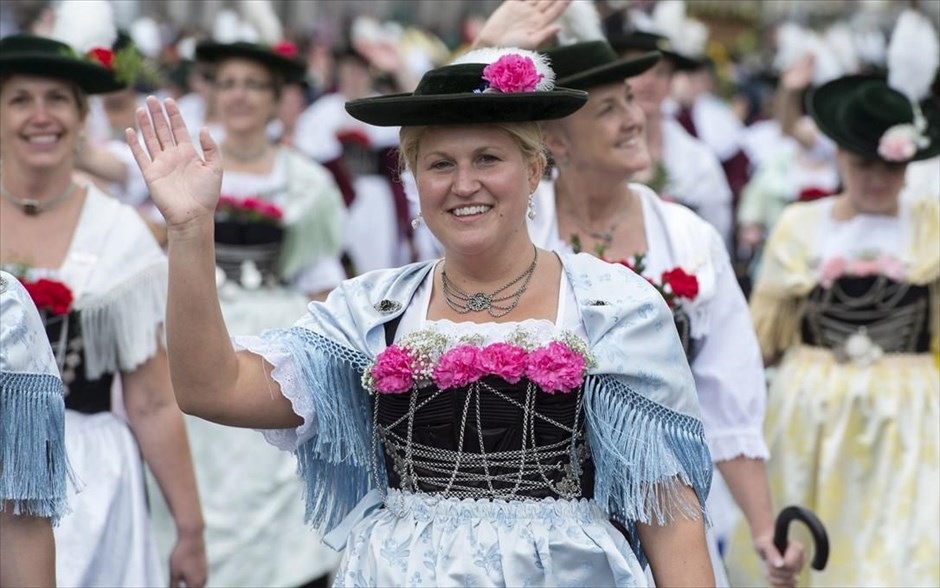 Γερμανία - Στο ρυθμό του Oktoberfest. Στιγμιότυπο από την παρέλαση του Oktoberfest στο Μόναχο.