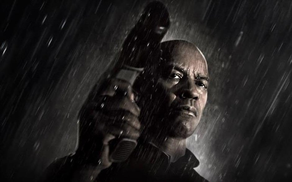 «The equalizer». «The equalizer»: Βασισμένη στην ομώνυμη αστυνομική τηλεοπτική σειρά του CBS (1985 - 1989), η ταινία δράσης του Αντουάν Φουκουά ξετυλίγει την ιστορία ενός άρτια εκπαιδευμένου άντρα, που αποφασίζει να διορθώσει τα κακώς κείμενα και να επαναφέρει τα πράγματα στη φυσική τους θέση. Με τους Ντένζελ Γουάσινγκτον, Κλόη Γκρέις Μόριτζ, Μάρτον Τσόκας κ.ά.