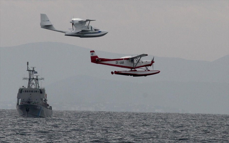 Athens Flying Week: Ξεκίνησε στο Π. Φάληρο το υπερθέαμα στον αέρα. Αεροπλάνα τύπου SEA PLANES της AVIO DREAM.