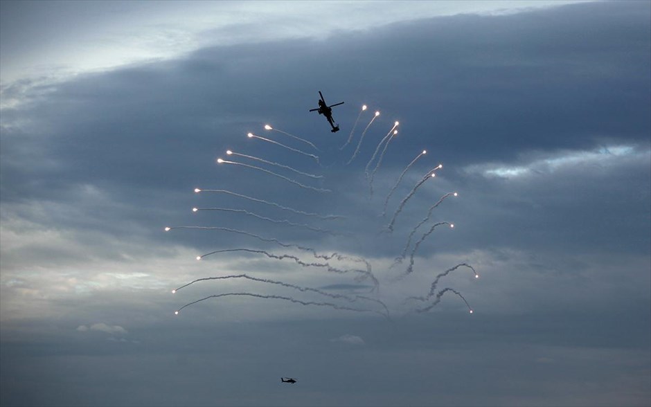 Athens Flying Week: Ξεκίνησε στο Π. Φάληρο το υπερθέαμα στον αέρα. 