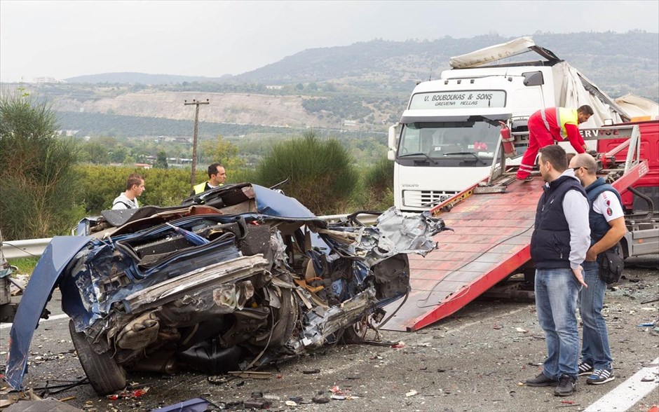 Τέσσερις νεκροί από καραμπόλα στην Εγνατία. 