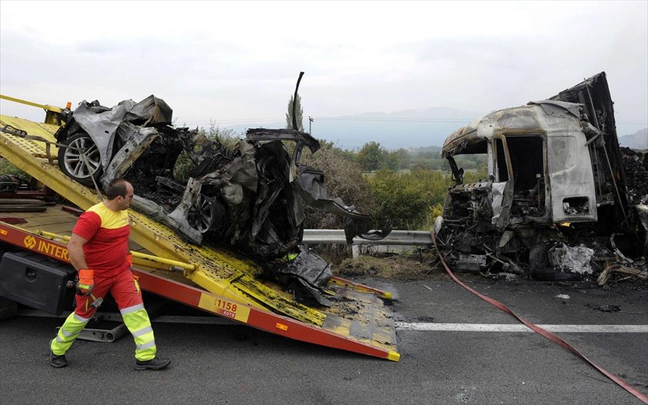 Τέσσερις νεκροί από καραμπόλα στην Εγνατία. 
