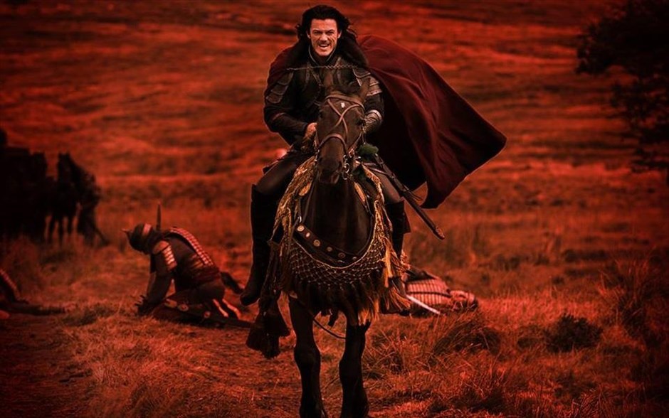 «Dracula untold». «Dracula untold»: Στην πρώτη του μεγάλου μήκους ταινία, ο Γκάρι Σορ συνδυάζει την ιστορία του πραγματικού Βλαντ Γ΄ Τσέπες ή Βλαντ Δράκουλα (1431 - 1476), πρίγκιπα της Βλαχίας, γνωστού ως Παλουκωτή, με την πρωτότυπη φανταστική ιστορία του Μπραμ Στόκερ.