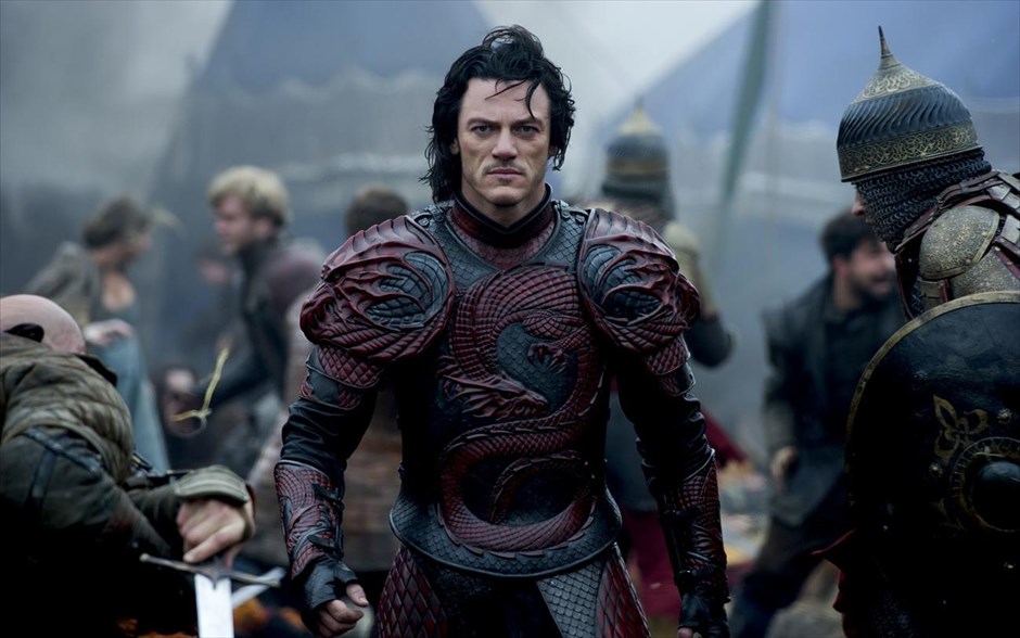 «Dracula untold». «Dracula untold»: Στην πρώτη του μεγάλου μήκους ταινία, ο Γκάρι Σορ συνδυάζει την ιστορία του πραγματικού Βλαντ Γ΄ Τσέπες ή Βλαντ Δράκουλα (1431 - 1476), πρίγκιπα της Βλαχίας, γνωστού ως Παλουκωτή, με την πρωτότυπη φανταστική ιστορία του Μπραμ Στόκερ.