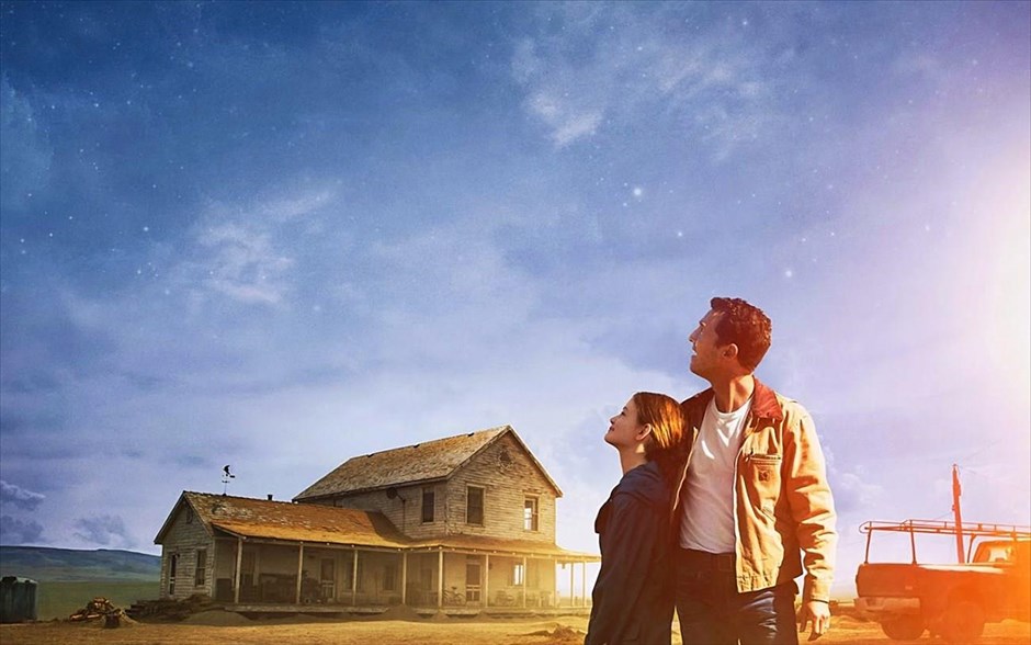 «Interstellar». «Interstellar»: Σε ένα μέλλον, όπου το περιβάλλον έχει καταστραφεί και η τροφή γίνεται όλο και πιο σπάνιο αγαθό, μας μεταφέρει ο Κρίστοφερ Νόλαν μέσα από την ταινία επιστημονικής φαντασίας, που αποτελεί μια συναρπαστική ιστορία του διαχρονικού αγώνα του ανθρώπου να κατανοήσει τη θέση του στο σύμπαν, και βασίζεται στις επιστημονικές θεωρίες του παγκοσμίως γνωστού φυσικού Κιπ Θορν, ο οποίος είναι και συμπαραγωγός της ταινίας.