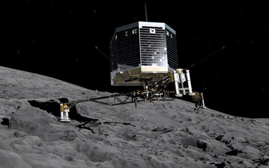 Η προσεδάφιση του Philae στον 67P. Μια ιστορική διαστημική πρωτιά πέτυχε ο Ευρωπαϊκός Οργανισμός Διαστήματος (ESA) με την πρώτη προσεδάφιση σκάφους σε πλανήτη, στο πλαίσιο της αποστολής Rosetta. Το 100 κιλών ρομποτικό σκάφος προσεδάφισης, Philae (Φίλαι) έφτασε στην επιφάνεια του κομήτη 67Ρ/ Churyumov- Gerasimenko σύμφωνα με το πρόγραμμα λίγο μετά τις 18:00 (ώρα Ελλάδος), μετά από μία επτάωρη κάθοδο από το διαστημόπλοιο Rosetta, σε απόσταση περίπου μισού δισεκατομμυρίου χιλιομέτρων από τη Γη.