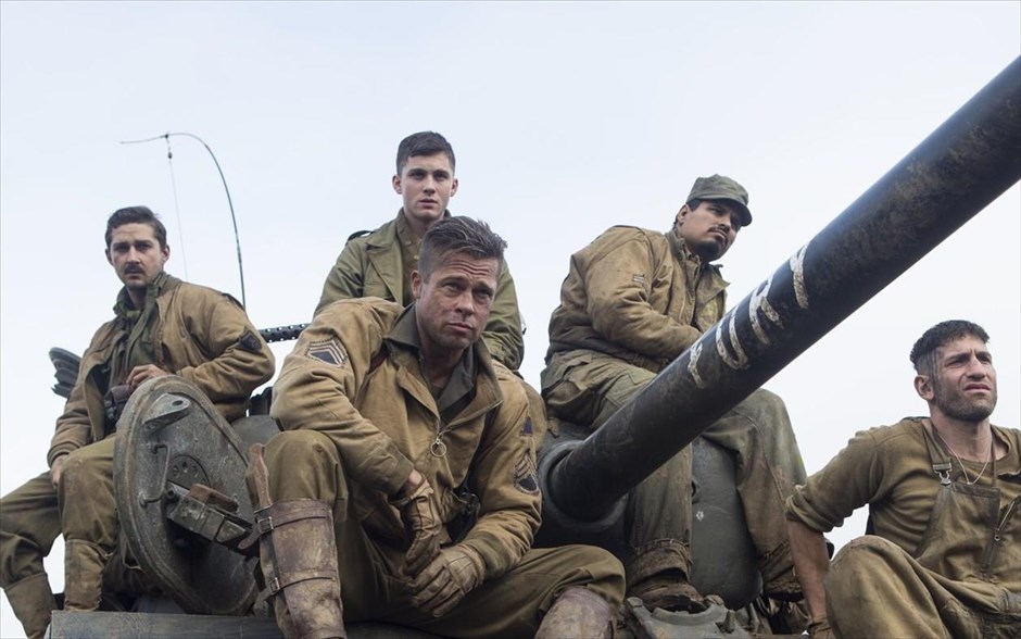 «Fury». Όταν η ανάγκη για επιβίωση είναι επιτακτική, ποιος είναι εκείνος, που ορίζει πόσο ακραία και απάνθρωπη μπορεί να θεωρηθεί μια πράξη; Αυτό διερευνά το πολεμικό δράμα του Ντέιβιντ Άγιερ «Fury», που αναδεικνύει με ωμό τρόπο τους πιο ακραίους κανόνες του πολέμου.