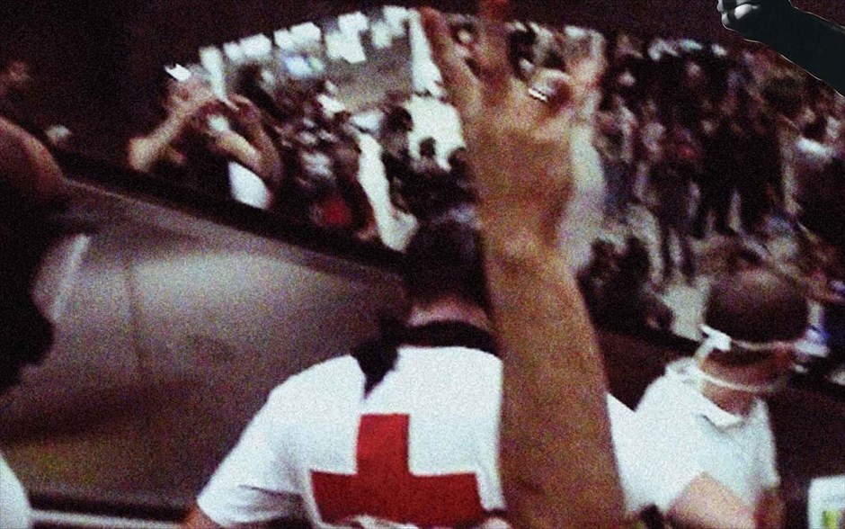 «Η εξέγερση του Δεκέμβρη». «Η εξέγερση του Δεκέμβρη»: «Ο Αλέξανδρος, που δολοφονήθηκε στις εννιά παρά δυο λεπτά, το βράδυ του Σαββάτου της 6ης Δεκεμβρίου 2008, με μια σφαίρα στην καρδιά, έγινε μάρτυρας&nbsp; και σύμβολο,&nbsp; για μια γενιά που έβλεπε ότι δεν υπήρχε μέλλον στα όνειρά της» σημειώνει ο Δημήτρης Βόρρης για την&nbsp; ανεξάρτητη παραγωγή του, που αντλεί έμπνευση από το συγκεκριμένο γεγονός.