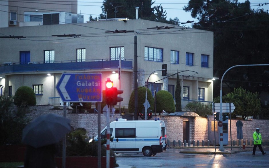 Επίθεση με καλάσνικοφ στην πρεσβεία του Ισραήλ. 