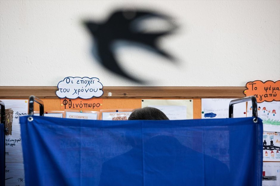POY2014 - ΦΤΧ - Μάιος . Ο πρόεδρος του ΠΑΣΟΚ, Ευάγγελος Βενιζέλος ψηφίζει για τις αυτοδιοικητικές εκλογές την Κυριακή 18 Μαΐου στους Αμπελόκηπους Θεσσαλονίκης.&nbsp;