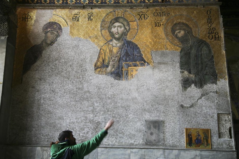 Ταξίδι στην Κωνσταντινούπολη. Το ψηφιδωτό της Δεήσεως που βρίσκεται στο νάρθηκα πάνω από τις Βασιλικές Πύλες στην Αγιά-Σοφιά.