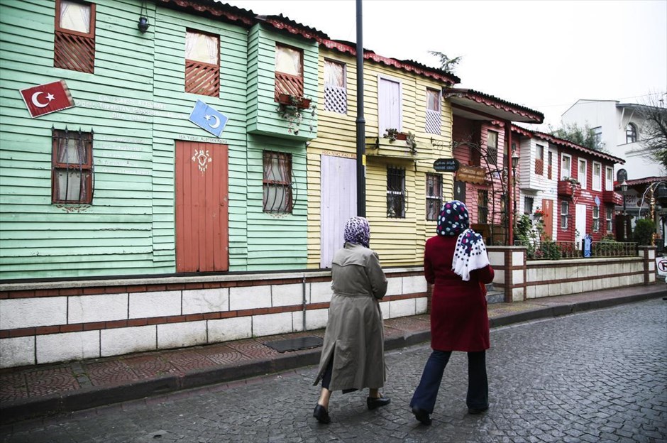 Ταξίδι στην Κωνσταντινούπολη. Στιγμιότυπο από δρόμο στην περιοχή Σουλτάν Αχμέτ, στην Κωνσταντινούπολη.