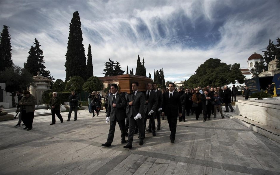 Κηδεία του Σεραφείμ Φυντανίδη. Σε κλίμα συγκίνησης κηδεύτηκε, το μεσημέρι, από το Α