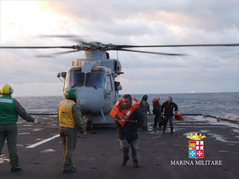 Επιχείρηση για τη διάσωση των επιβατών του πλοίου Νorman Αtlantic. 
