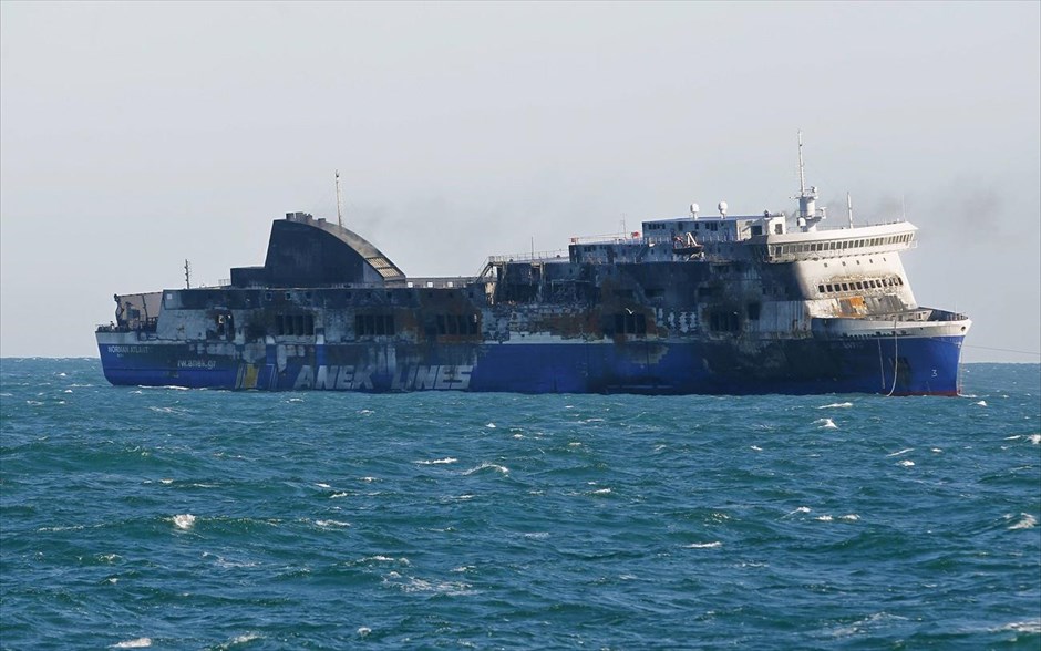 Στο Μπρίντιζι φτάνει το Norman Atlantic. 