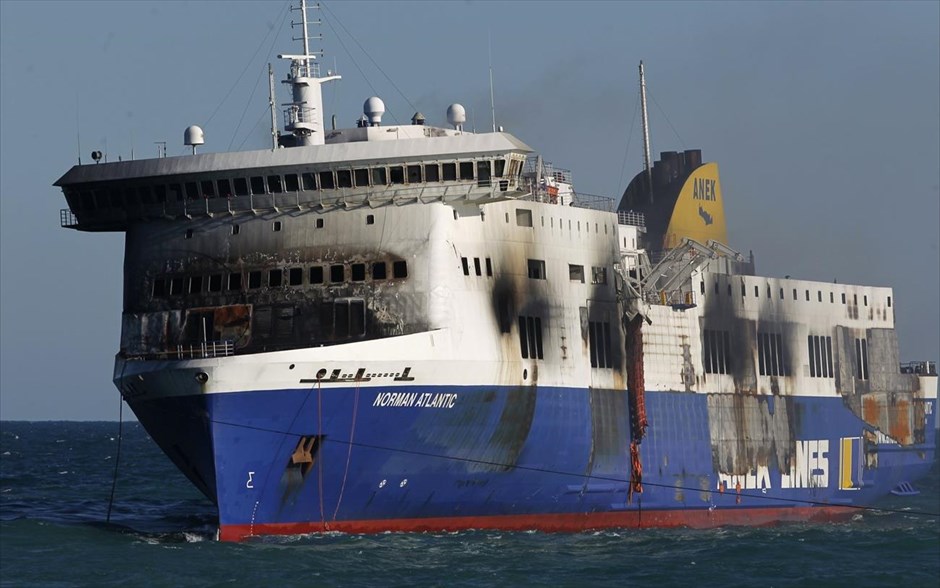 Στο Μπρίντιζι φτάνει το Norman Atlantic. 