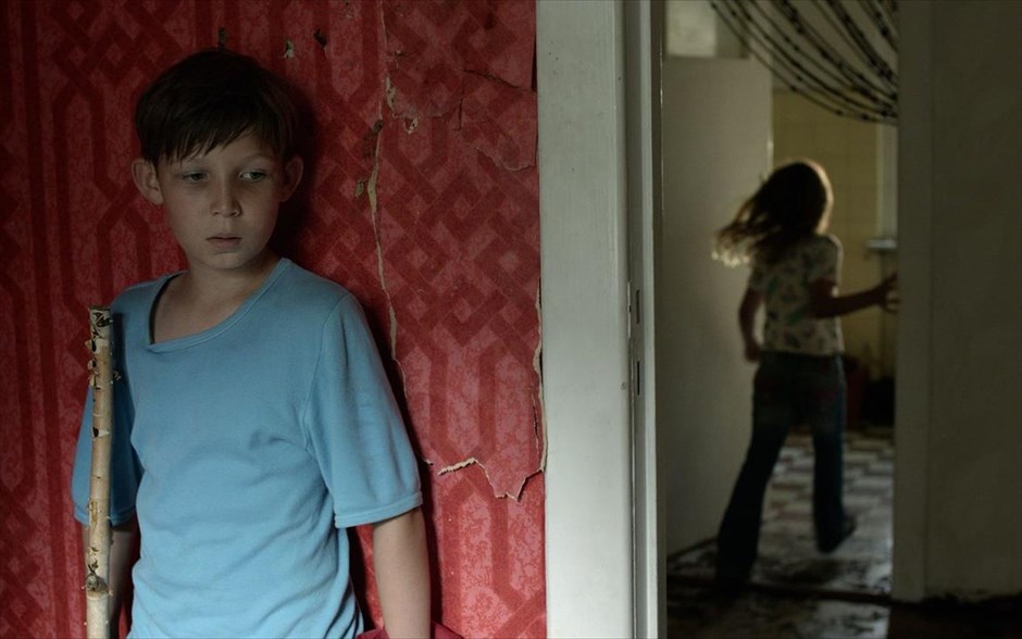 «Jack». «Jack»: Το γερμανικό δράμα του Έντουαρντ Μπέργκερ - με τους Ίβο Πίτζκερ, Γκέοργκ Άρμς, Τζοντίν Τζον και Λουίζ Χέγιερ - μιλά για την άνευ όρων αγάπη μέσα από την ιστορία ενός δεκάχρονου αγοριού, που βοηθά με κάθε τρόπο την ανύπαντρη μητέρα του. Όταν εκείνη εξαφανίζεται ξαφνικά, ξεκινά με τον εξάχρονο αδερφό του ένα γενναίο ταξίδι αναζήτησης.