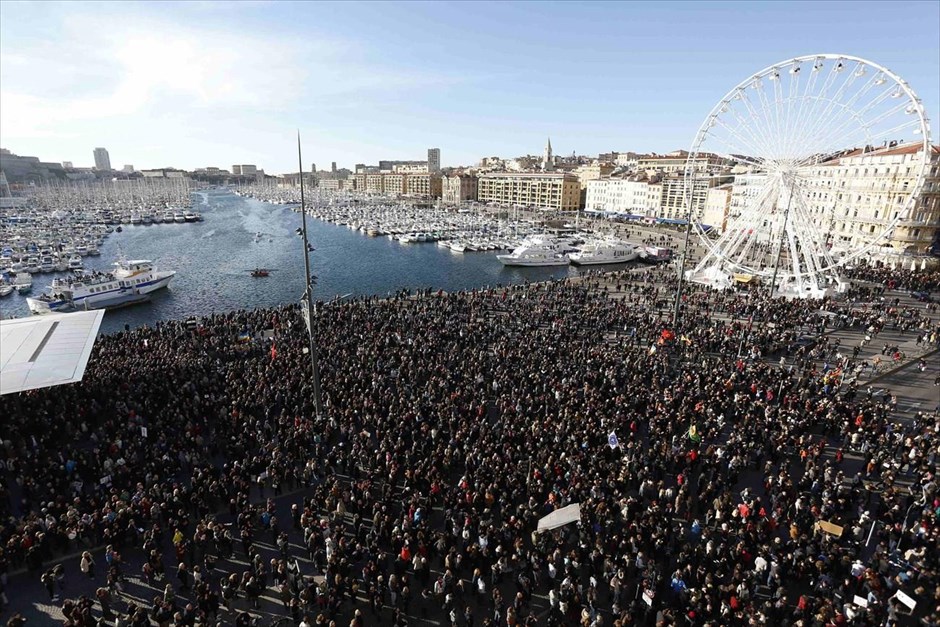 Γαλλία - Διαδήλωση - Charlie Hebdo. Πορεία&nbsp;στη Μασσαλία&nbsp;στη μνήμη των θυμάτων των επιθέσεων.