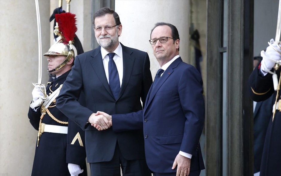 Γαλλία - Παρίσι - Πορεία Ενότητας - Charlie Hebdo. Ο Φρανσουά Ολάντ με τον Ισπανό πρωθυπουργό Μαριάνο Ραχόι.