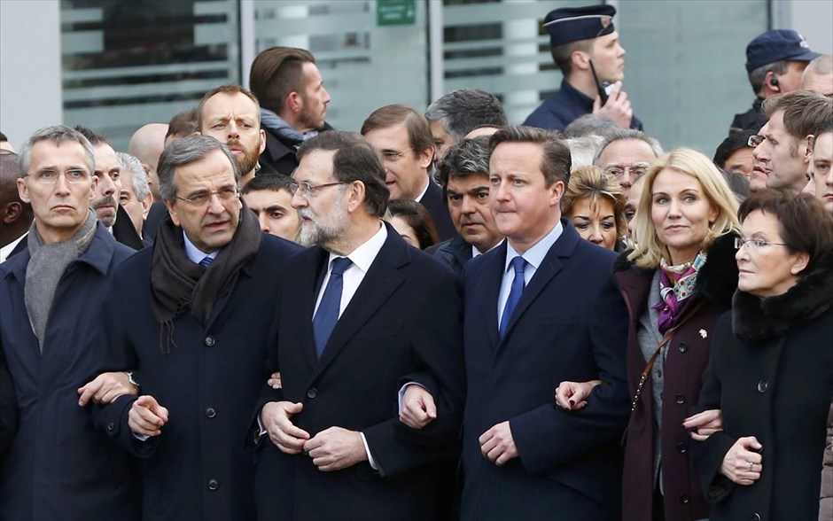 Γαλλία - Παρίσι - Πορεία Ενότητας - Charlie Hebdo - Σαμαράς. Ο Πρωθυπουργός (2Α) σε στιγμιότυπο από την πορεία. 