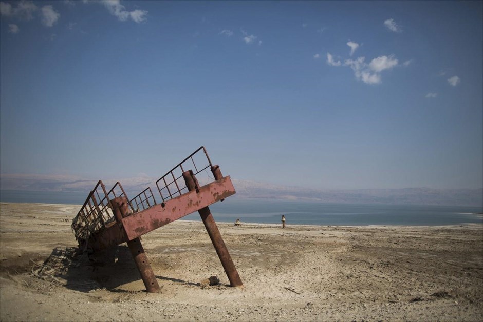 «Αργοπεθαίνει» η Νεκρά Θάλασσα . Παλιά αποβάθρα στη Νεκρά Θάλασσα.