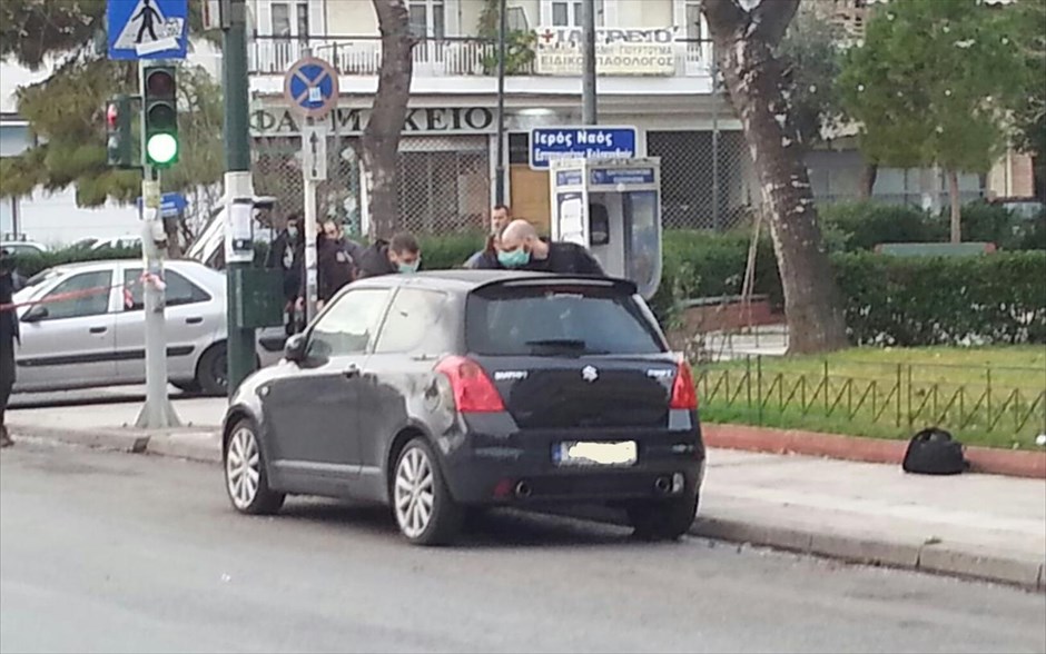 Τηλεφώνημα για τοποθέτηση προκήρυξης έξω από τη Ναυτεμπορική. 