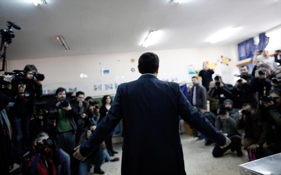 Βουλευτικές εκλογές 2015 - Εκλογικό κέντρο - Τσίπρας. Ο πρόεδρος του ΣΥΡΙΖΑ, Αλέξης Τσίπρας στο εκλογικό κέντρο της Κυψέλης.