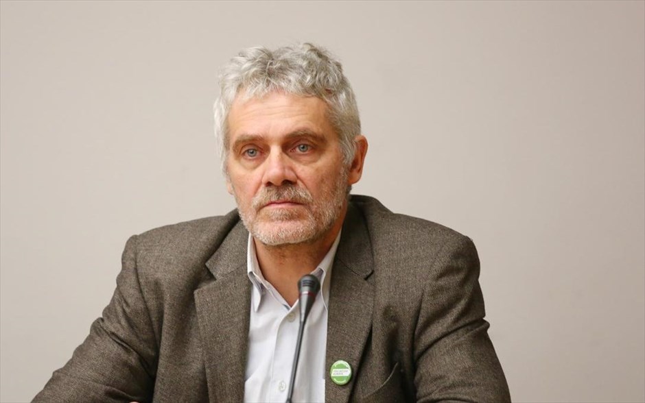 Αναπληρωτής υπουργός Περιβάλλοντος - Γιάννης Τσιρώνης. Ο Γιάννης Τσιρώνης, αναπληρωτής υπουργός Περιβάλλοντος.