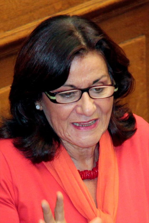  Αναπληρώτρια υπουργός Κοινωνικής Αλληλεγγύης - Θεανώ Φωτίου. Θεανώ Φωτίου, αναπληρώτρια υπουργός Κοινωνικής Αλληλεγγύης