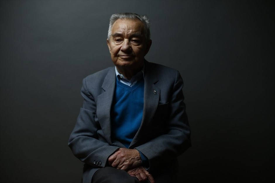 Οι επιζώντες του Άουσβιτς . Ο 83χρονος Stefan Sot, ο οποίος είχε τον αριθμό 192705 ήταν 13 ετών κατά την Εξέγερση της Βαρσοβίας, όταν στάλθηκε&nbsp; στο Άουσβιτς. Αργότερα μεταφέρθηκε σε στρατόπεδο&nbsp;καταναγκαστικής&nbsp;εργασίας, όπου αναγκάστηκε να δουλεύει για την παρασκευή γευμάτων για αξιωματικούς των Ες-Ες. Με το τέλος του πολέμου άρχισε να δουλεύει σε τυπογραφείο.&nbsp;