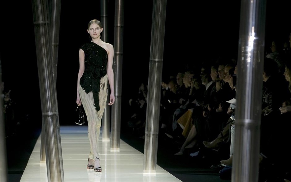 Παρίσι - Εβδομάδα Μόδας. Giorgio Armani / Haute Couture Spring Summer 2015.