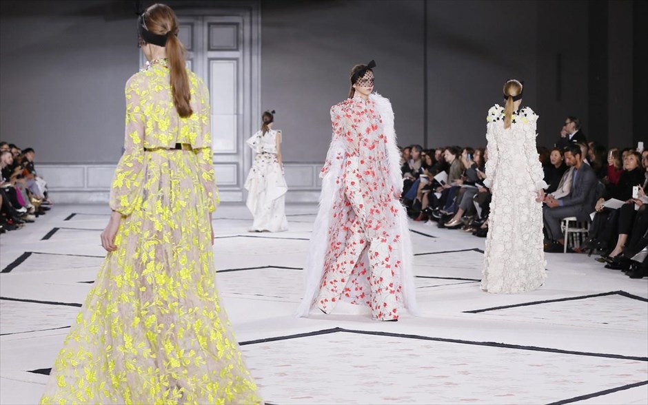 Παρίσι - Εβδομάδα Μόδας. Giambattista Valli / Haute Couture Spring Summer 2015.
