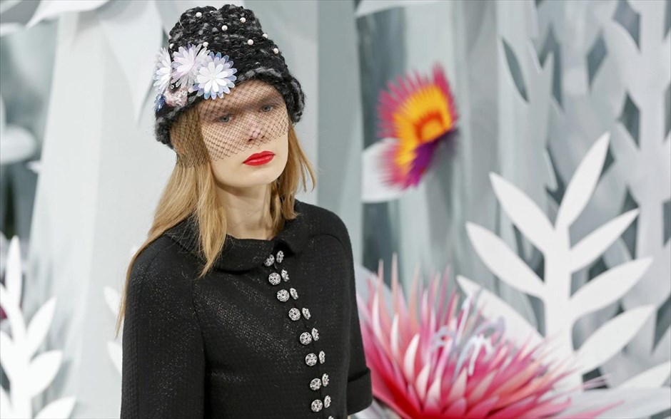 Παρίσι - Εβδομάδα Μόδας. Chanel από τον Karl Lagerfeld.