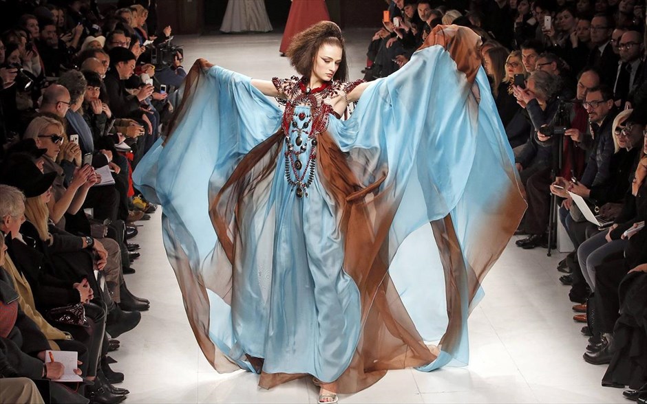 Παρίσι - Εβδομάδα Μόδας. Julien Fournie / Haute Couture Spring Summer 2015.