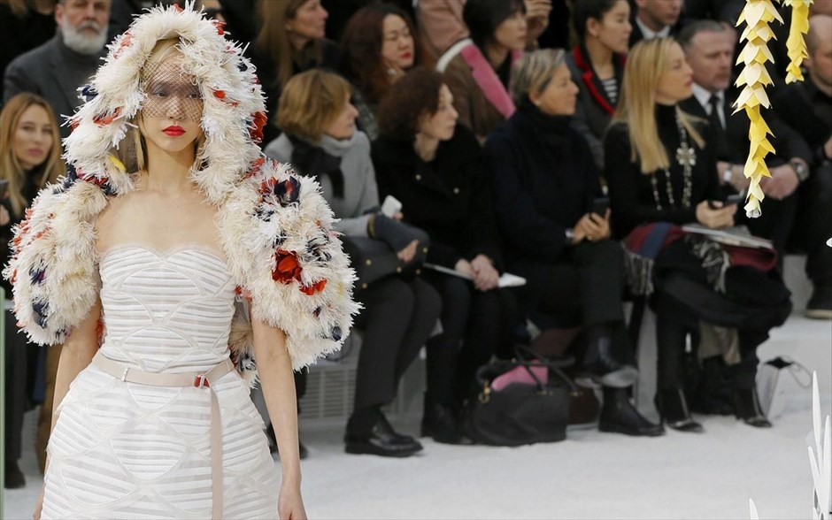 Παρίσι - Εβδομάδα Μόδας. Chanel από τον Karl Lagerfeld.