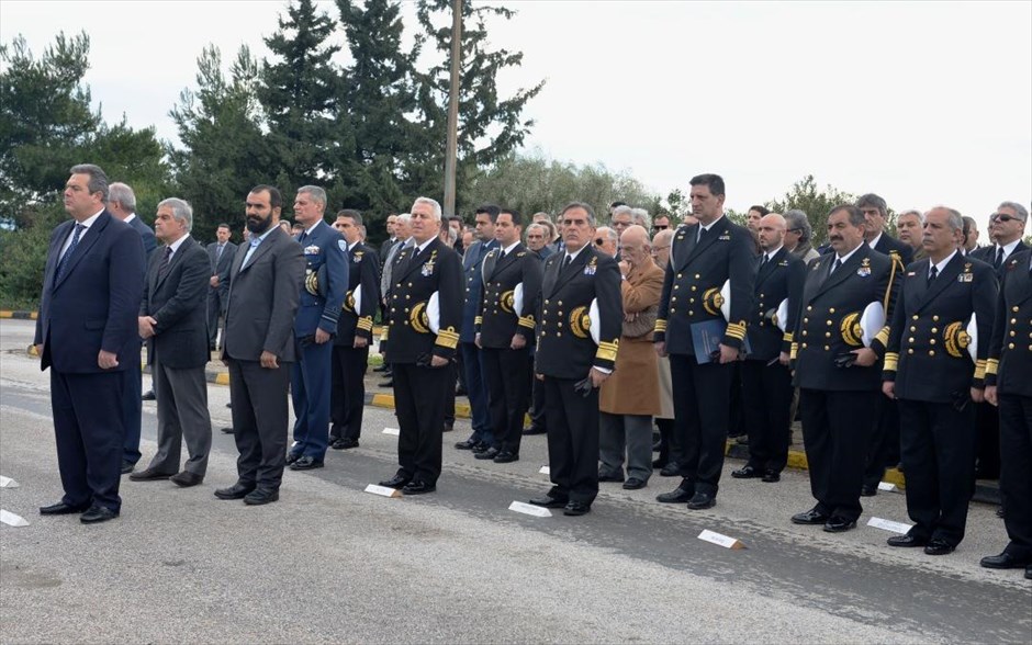 Μνημόσυνο για τους πεσόντες των Ιμίων. Μνημόσυνο τελέστηκε σήμερα για τους πεσόντες Αξιωματικούς στα Ίμια την 31η Ιανουαρίου 1996, Παναγιώτη Βλαχάκο, Χριστόδουλο Καραθανάση και Έκτορα Γιαλοψό. Η επιμνημόσυνη δέηση τελέστηκε στη Διοίκηση Ελικοπτέρων Ναυτικού στο Κοτρώνι Μαραθώνα, παρουσία του υπουργού Εθνικής Άμυνας Πάνου Καμμένου. 
&nbsp;