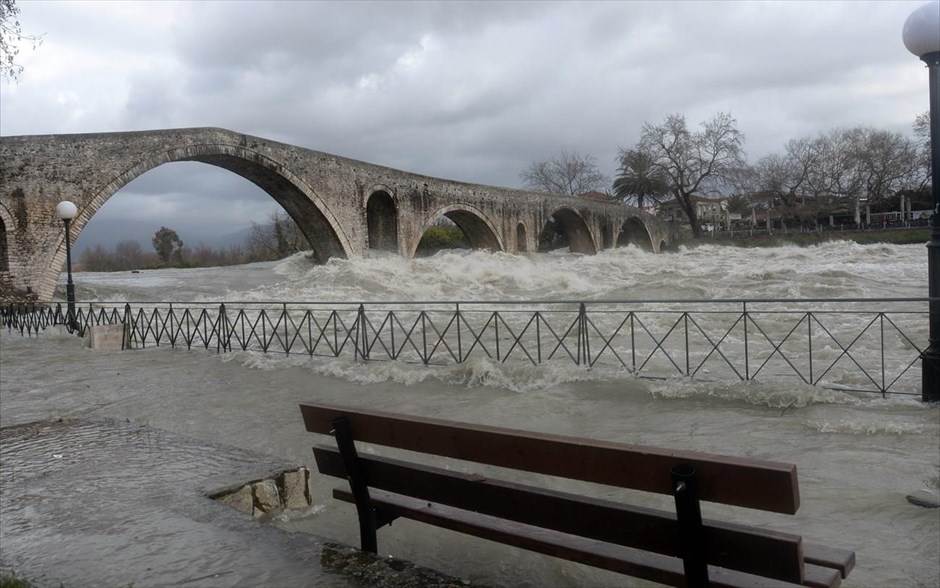 Άρτα - Πλημμύρες. Στιγμιότυπο από την Άρτα.