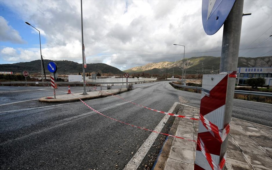 Θεσπρωτία - Πλημμύρες. Κλειστός δρόμος στο χωριό Βρυσέλλα Θεσπρωτίας.