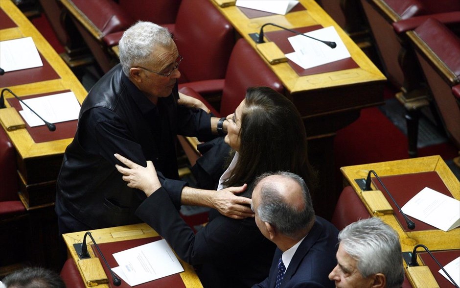 Βουλή - Ορκωμοσία. Κώστας Ζουράρις και Ντόρα Μπακογιάννη.