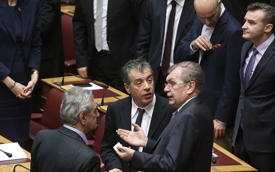 Βουλή - Ορκωμοσία. Τα έδρανα του Ποταμιού.