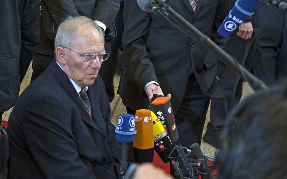 Wolfgang Schaueble - Βολφγκανγκ Σόιμπλε. «Είμαστε όλοι αποφασισμένοι να πάρουμε στα σοβαρά τις διαπραγματεύσεις αυτές» είπε ο Γερμανός υπουργός Οικονομικών Βόλφγκανγκ Σόιμπλε.