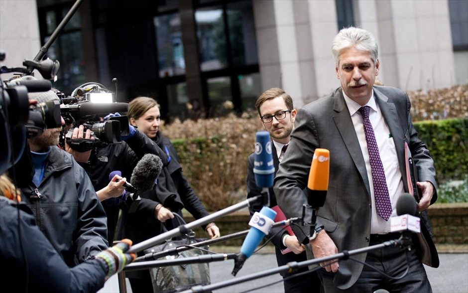 Χανς Γέργκ Σέλινγκ - άφιξη Eurogroup. Δεν απέκλεισε την πιθανότητα να βρεθεί λύση στο σημερινό Eurogroup, ο υπουργός Οικονομικών της Αυστρίας Χανς Γκερτ Σέλινγκ, σύμφωνα με τα όσα δήλωσε προσερχόμενος στο Eurogroup.