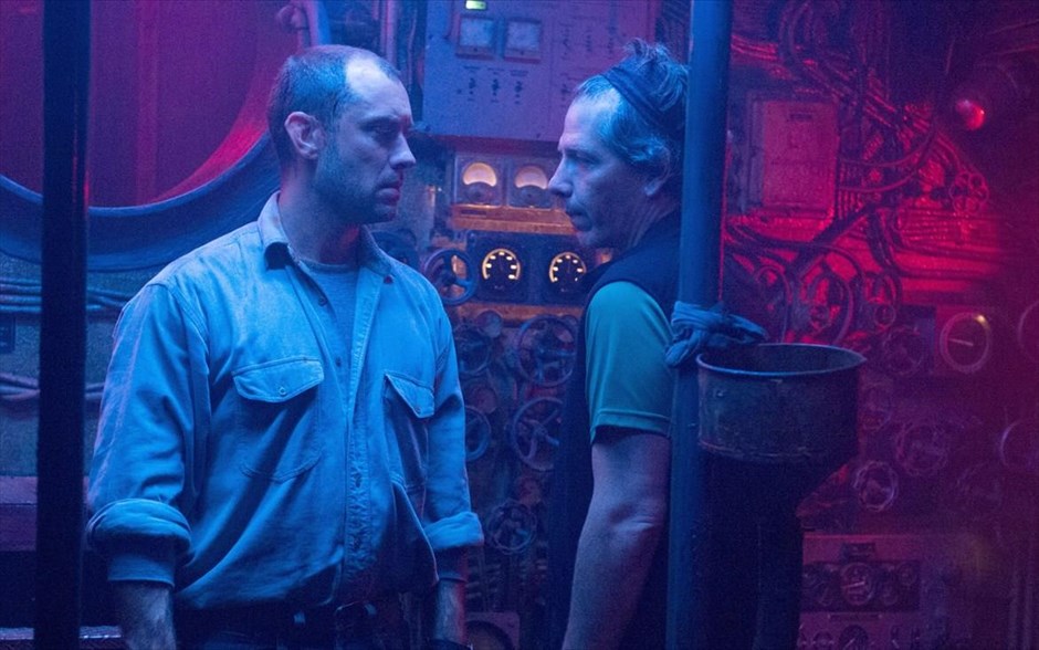 «Επιχείρηση Μαύρη Θάλασσα». «Επιχείρηση Μαύρη Θάλασσα»: Ένας καπετάνιος υποβρυχίου αναλαμβάνει τη σκοτεινή επιχείρηση να ερευνήσει ένα υποβρύχιο στον πάτο της Μαύρης Θάλασσας, το οποίο φημολογείται ότι είναι γεμάτο με χρυσό. Όμως, τα πράγματα αρχίζουν να γίνονται επικίνδυνα, όταν τίθεται το ζήτημα της μοιρασιάς του θησαυρού.