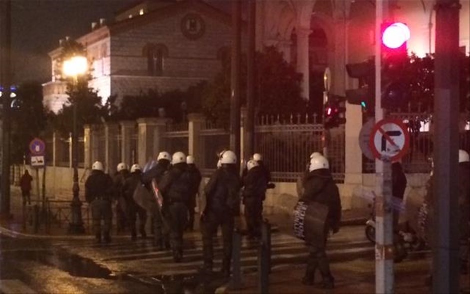 Πορεία αντιεξουσιαστών - Συγκρούσεις - ΜΑΤ. 